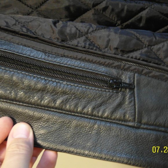 Honda motorcycle leather jacket. - Picture 12 of 16